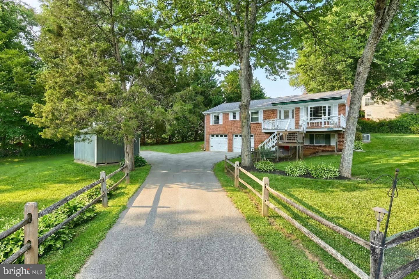 496 Lakeside Drive photo 7