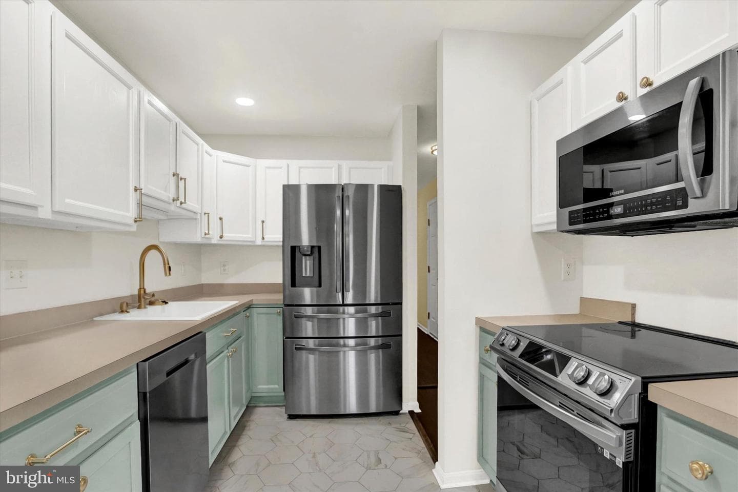 4 Fargreen Court #1b photo 12