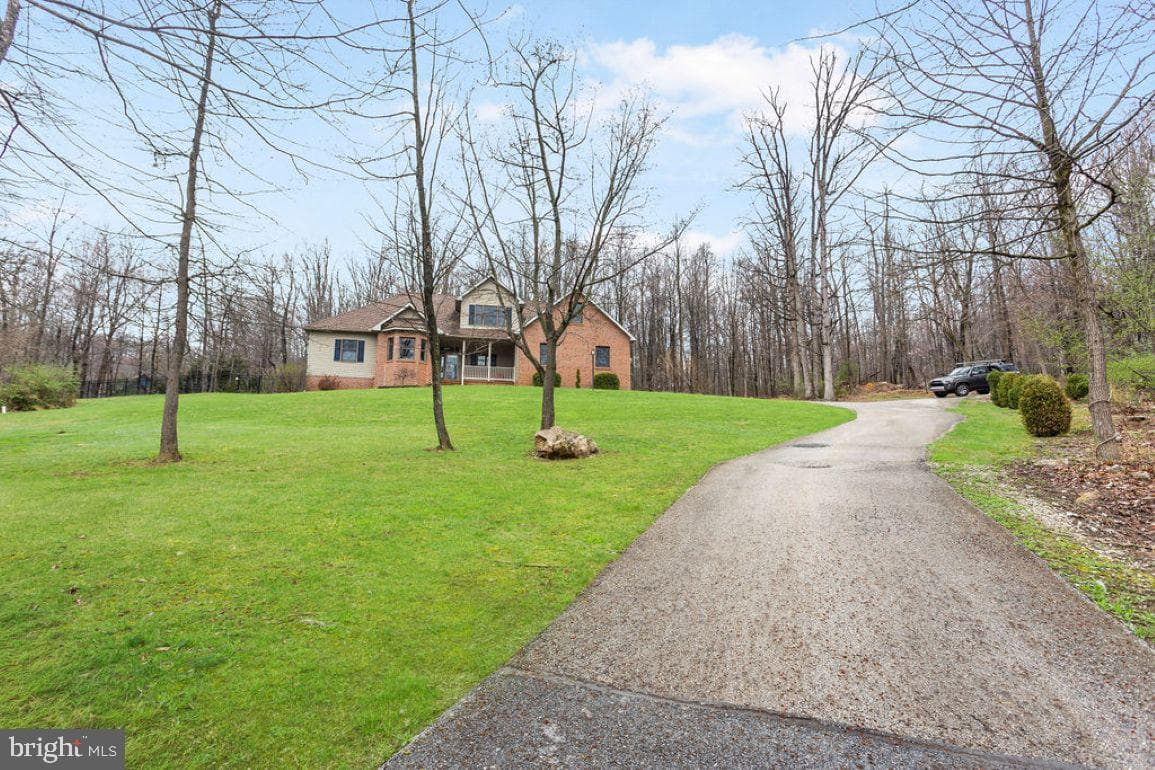 9718 Woodland Drive photo 3