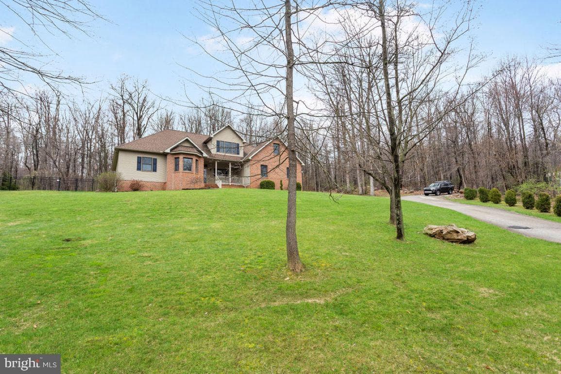 9718 Woodland Drive photo 4