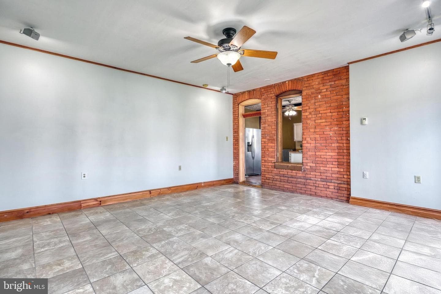 453 Carlisle Street photo 24