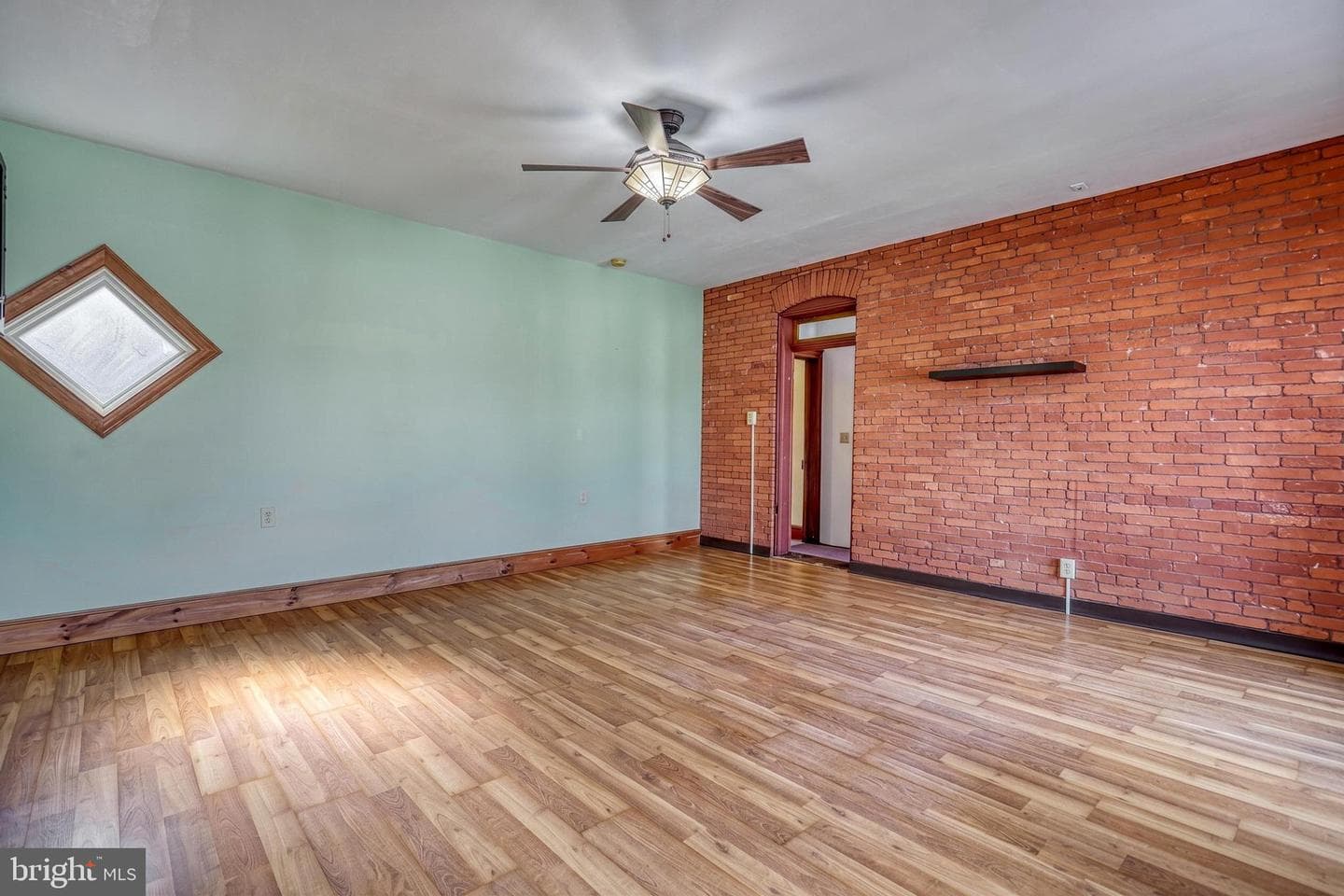 453 Carlisle Street photo 40