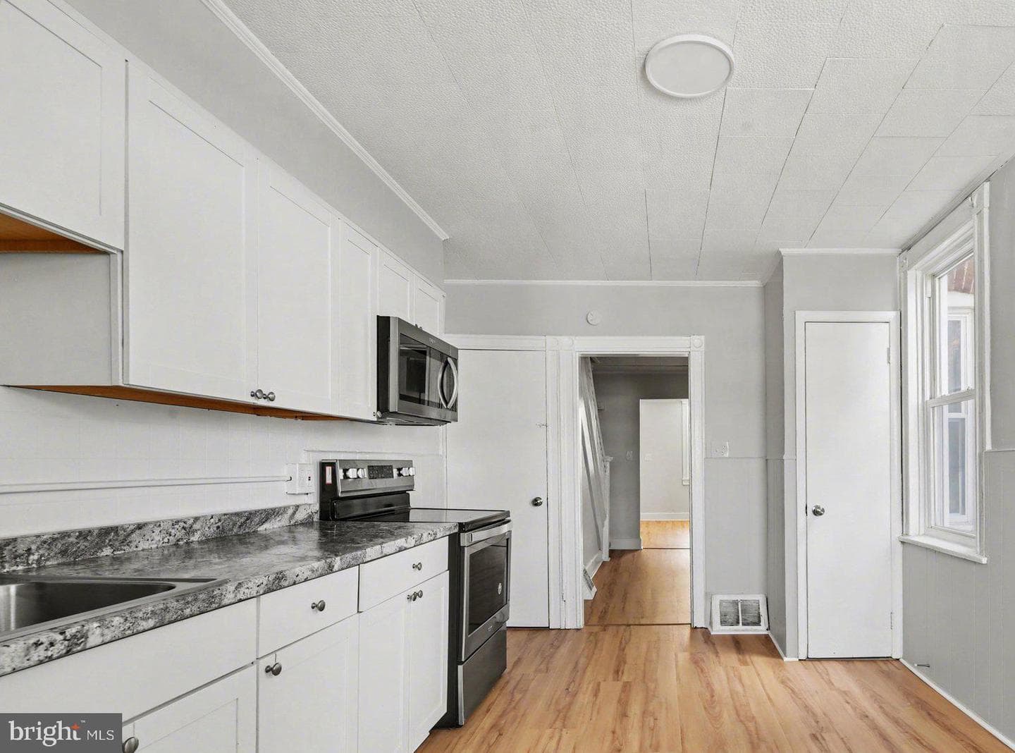 1419 W King Street photo 10