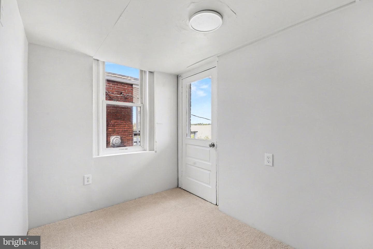 1419 W King Street photo 15