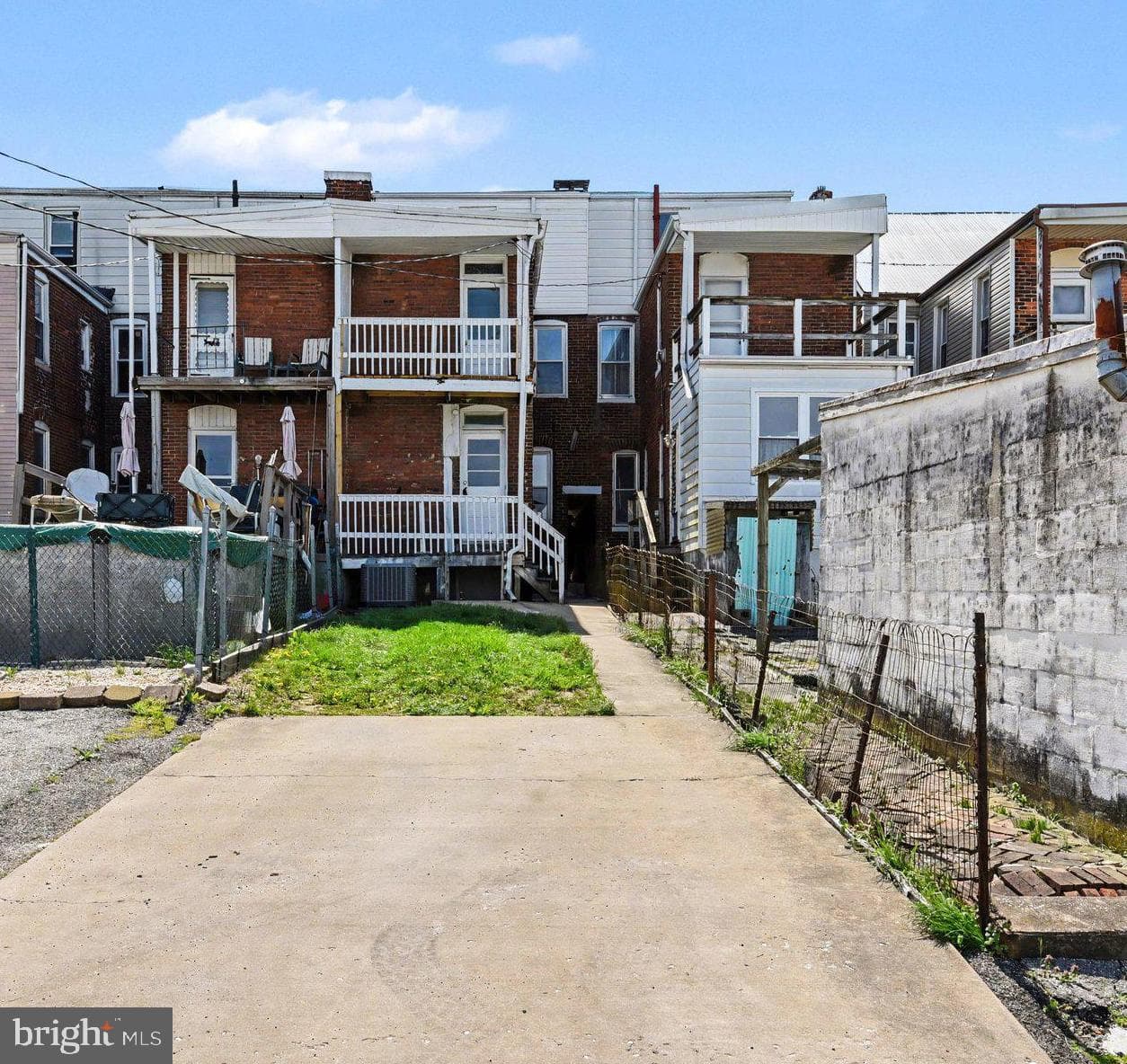 1419 W King Street photo 23
