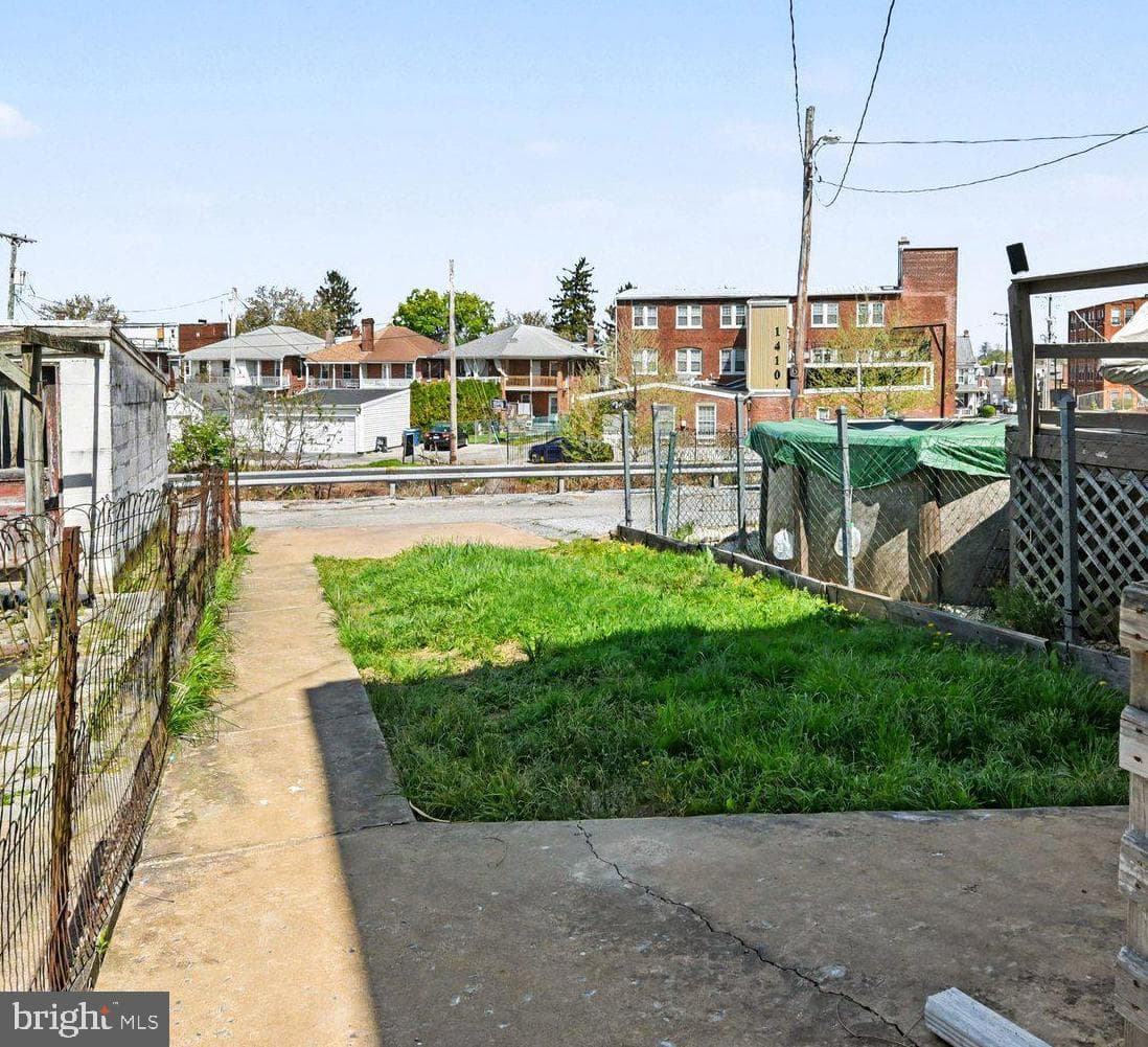 1419 W King Street photo 25