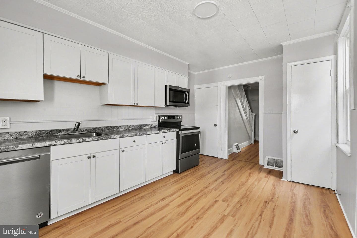 1419 W King Street photo 9