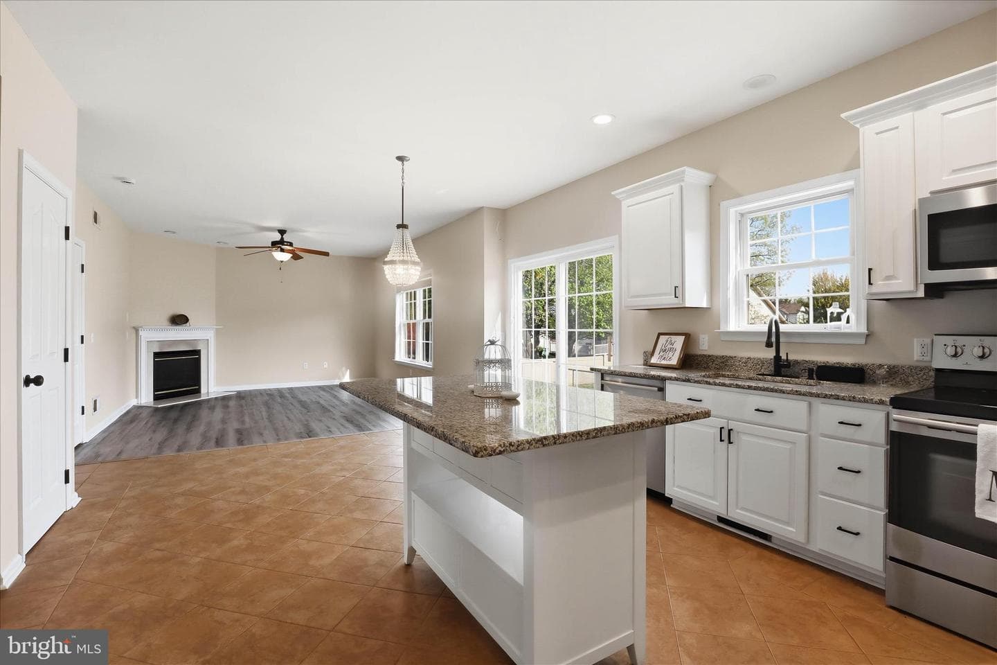 2166 Lucy Ln photo 15