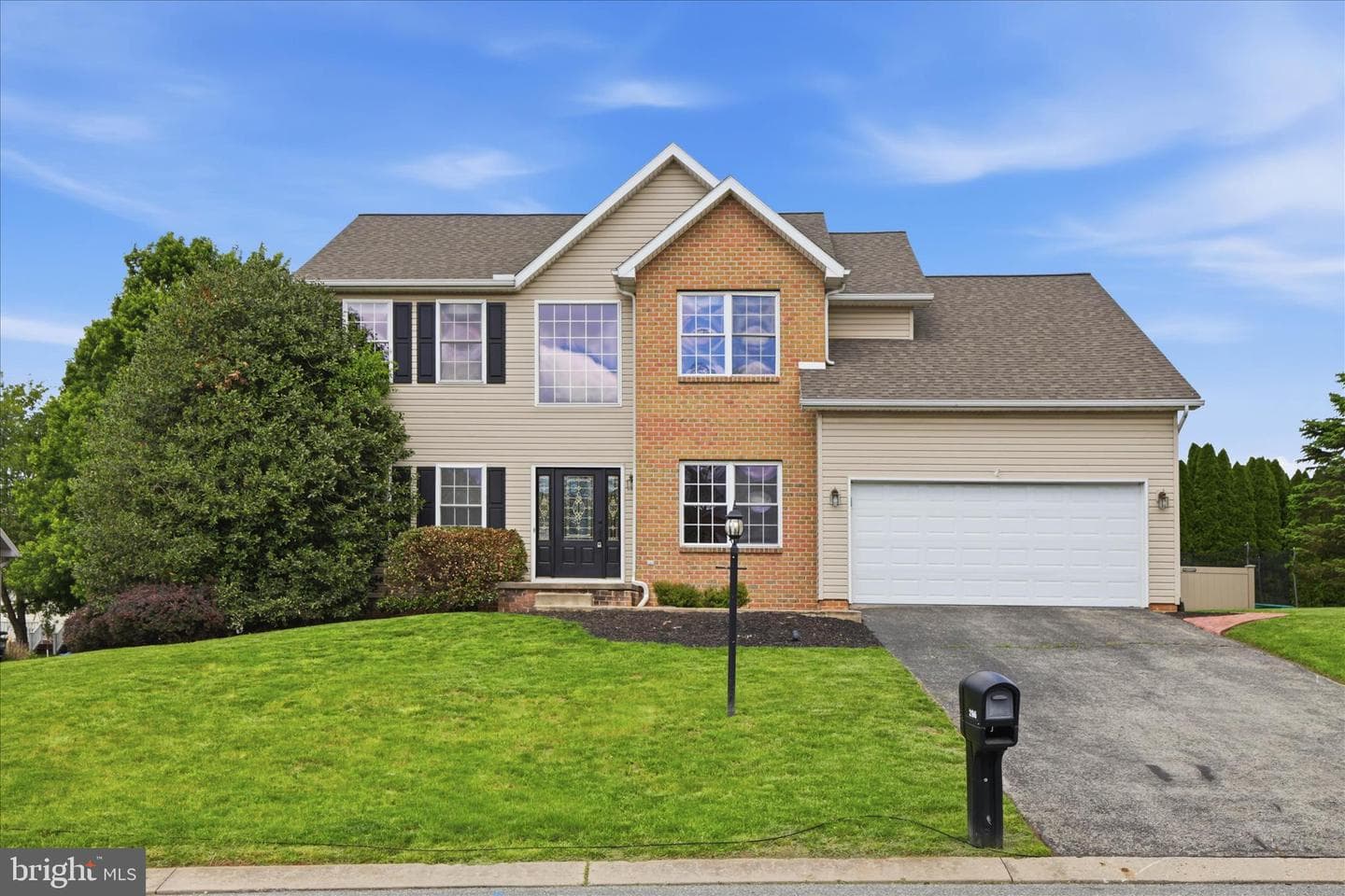 2166 Lucy Ln photo 2