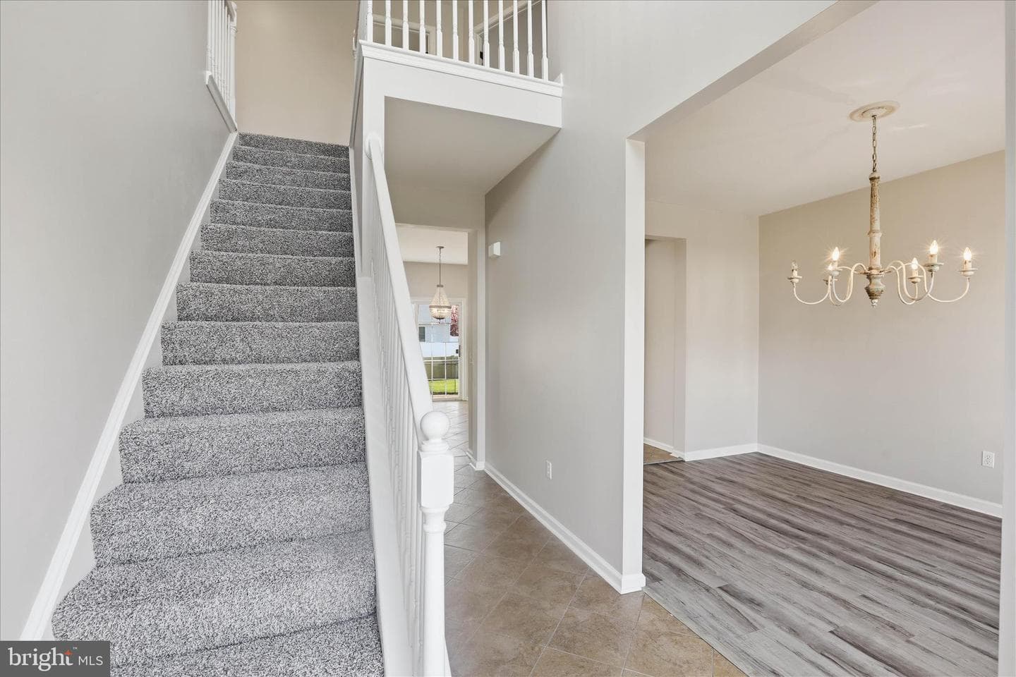 2166 Lucy Ln photo 5