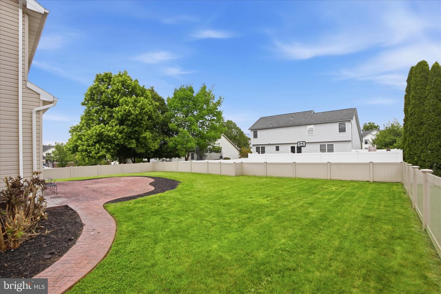 2166 Lucy Ln photo 6