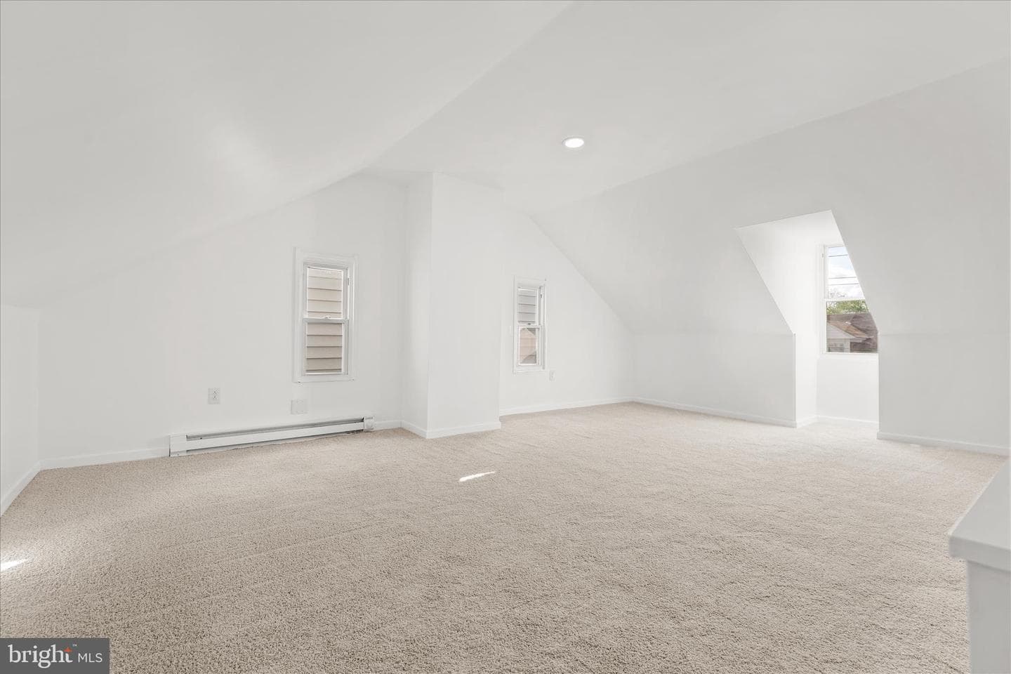 637 W College Avenue photo 23