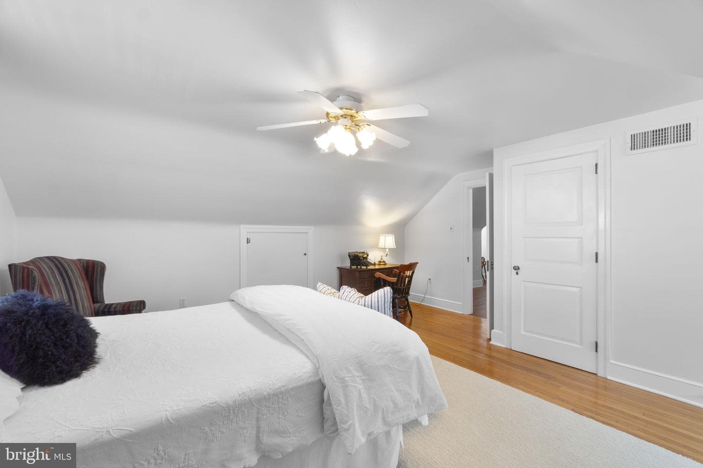 100 Edgewood Drive photo 31