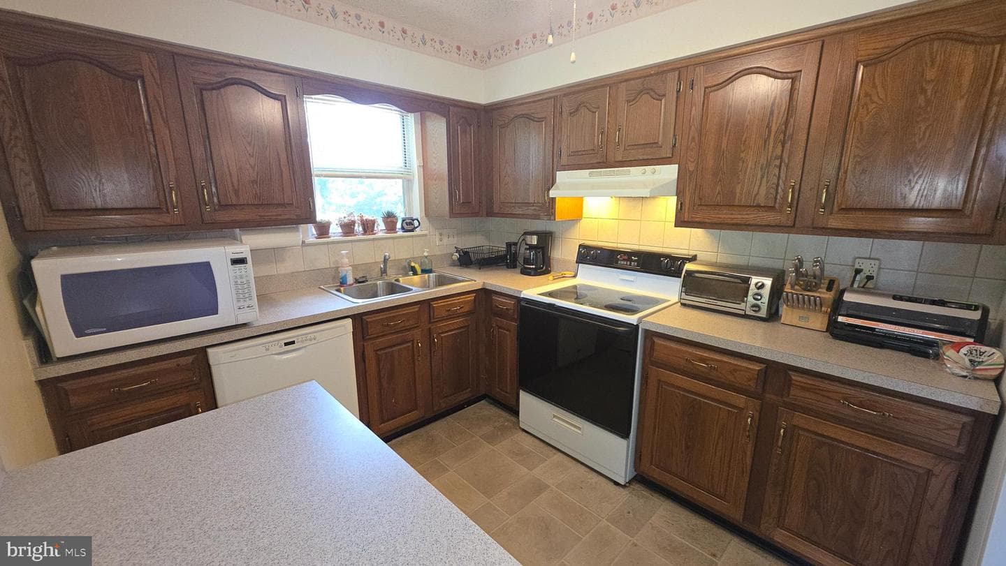 65 Vinton Drive photo 6