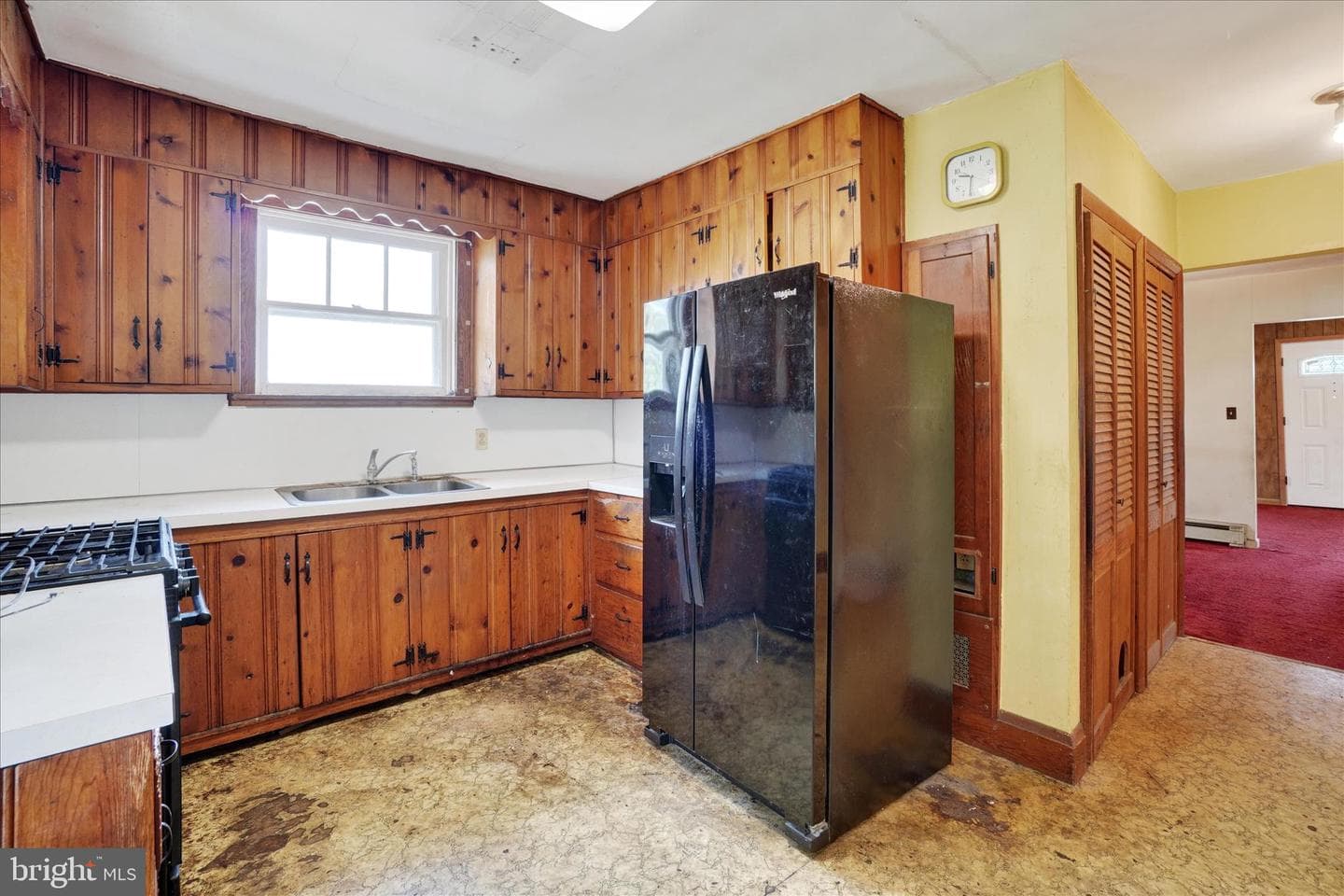 16 E Tolna Road photo 10