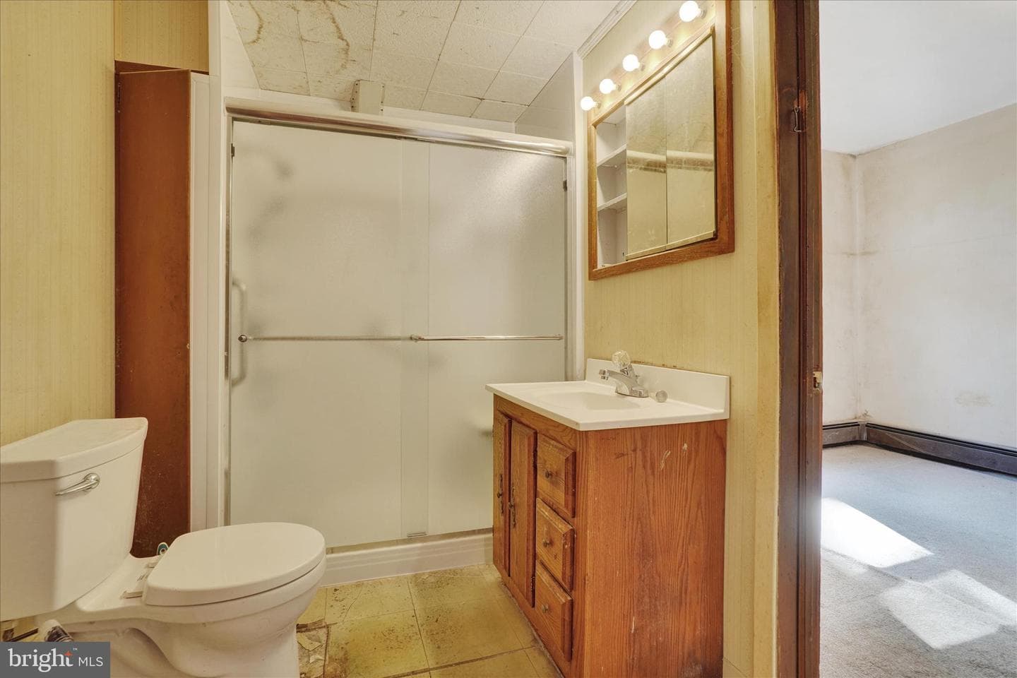 16 E Tolna Road photo 12