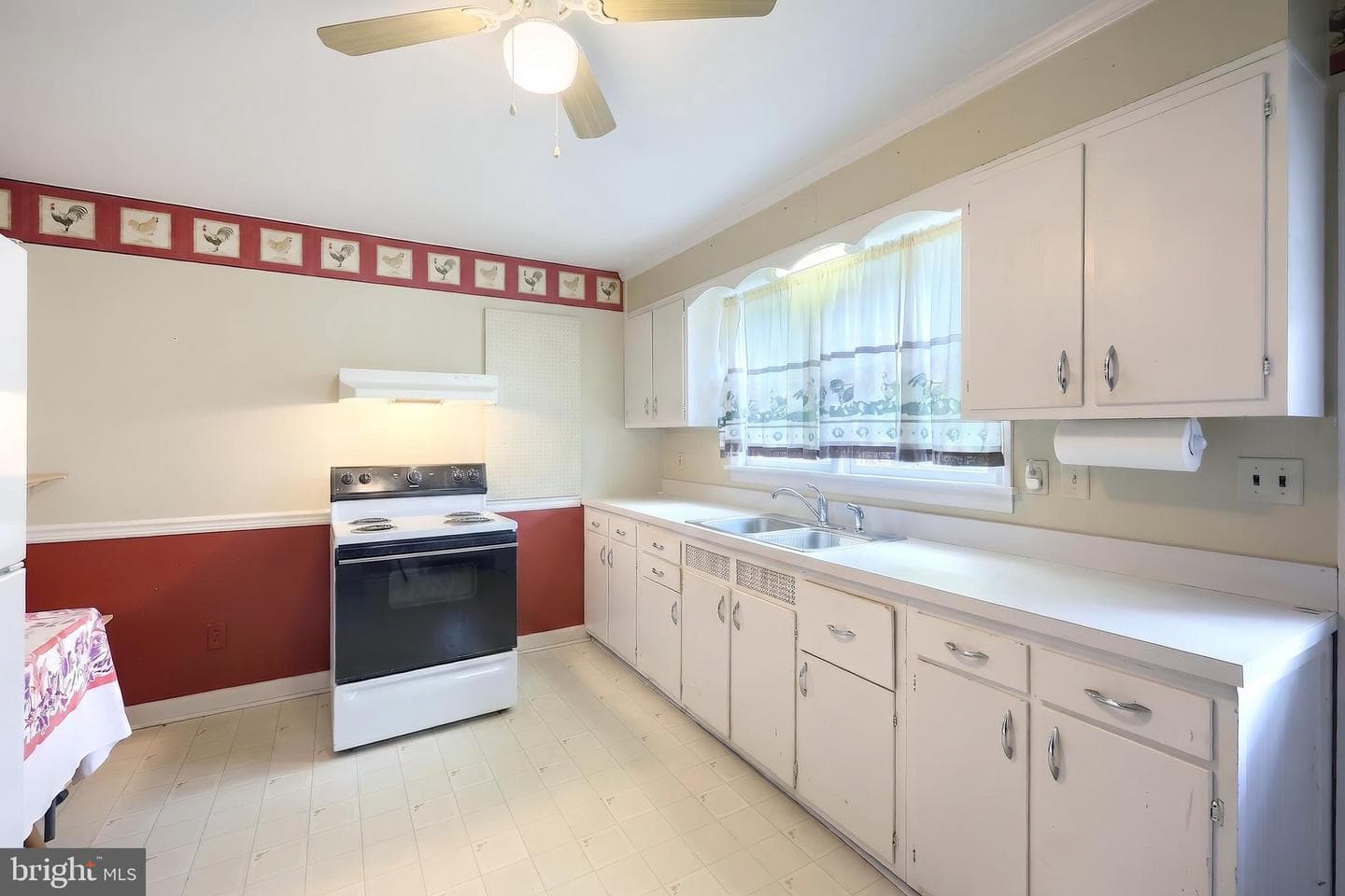 403 E Maple Street photo 11