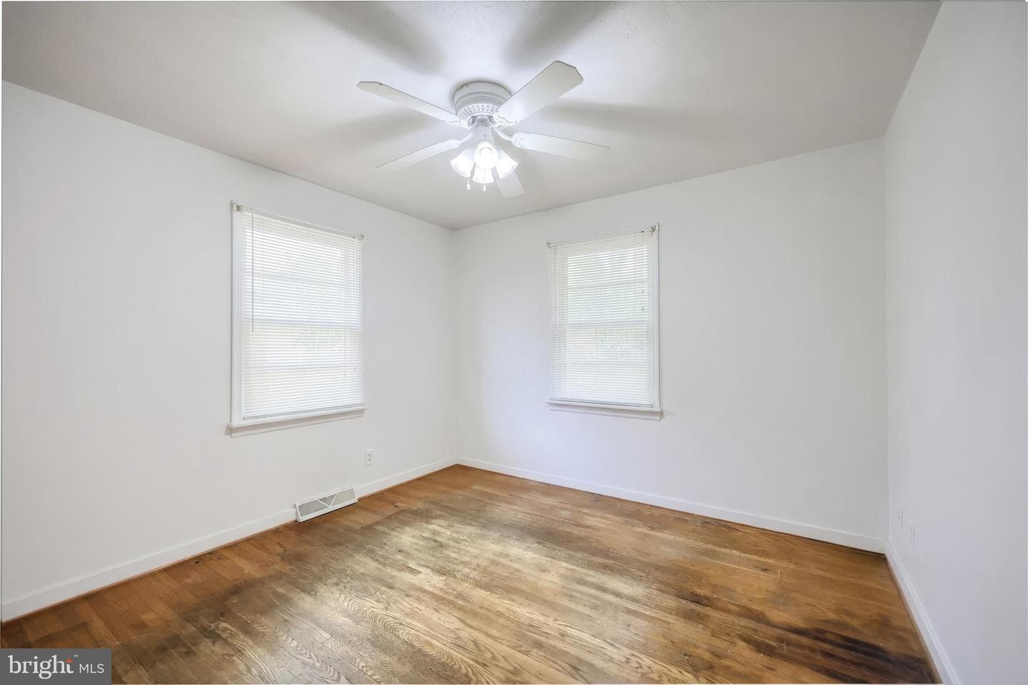 403 E Maple Street photo 13