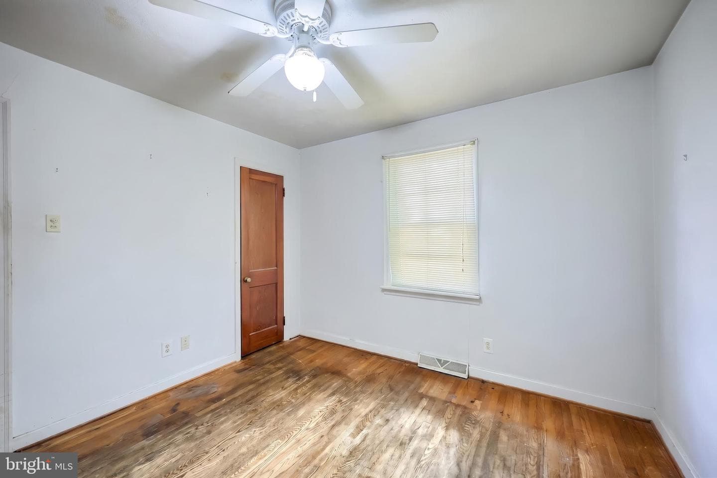 403 E Maple Street photo 14