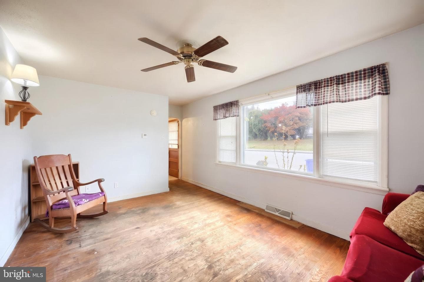 403 E Maple Street photo 8