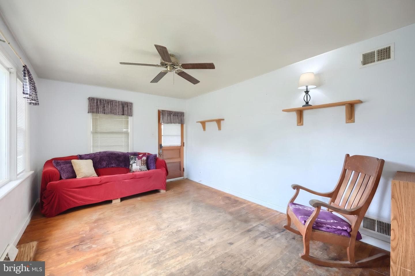 403 E Maple Street photo 9