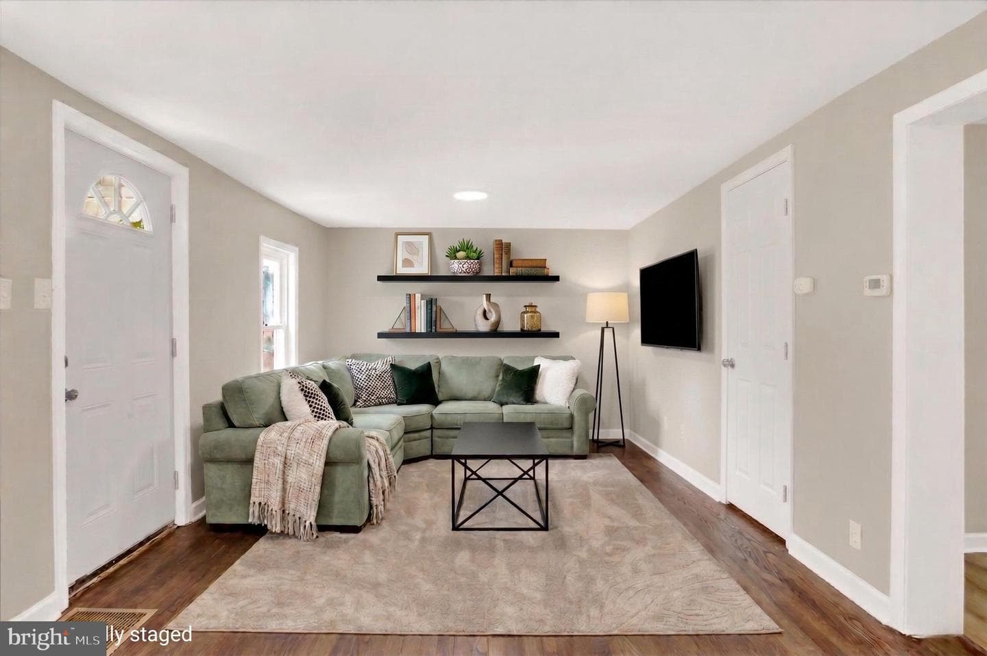 15 Pear Avenue photo 10