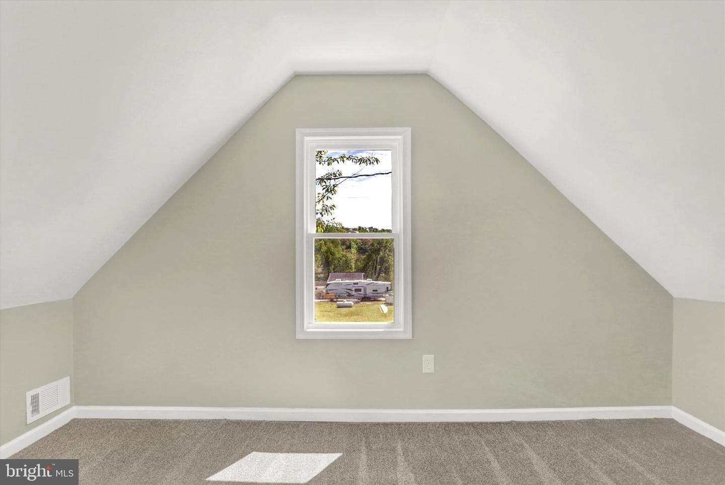 15 Pear Avenue photo 24