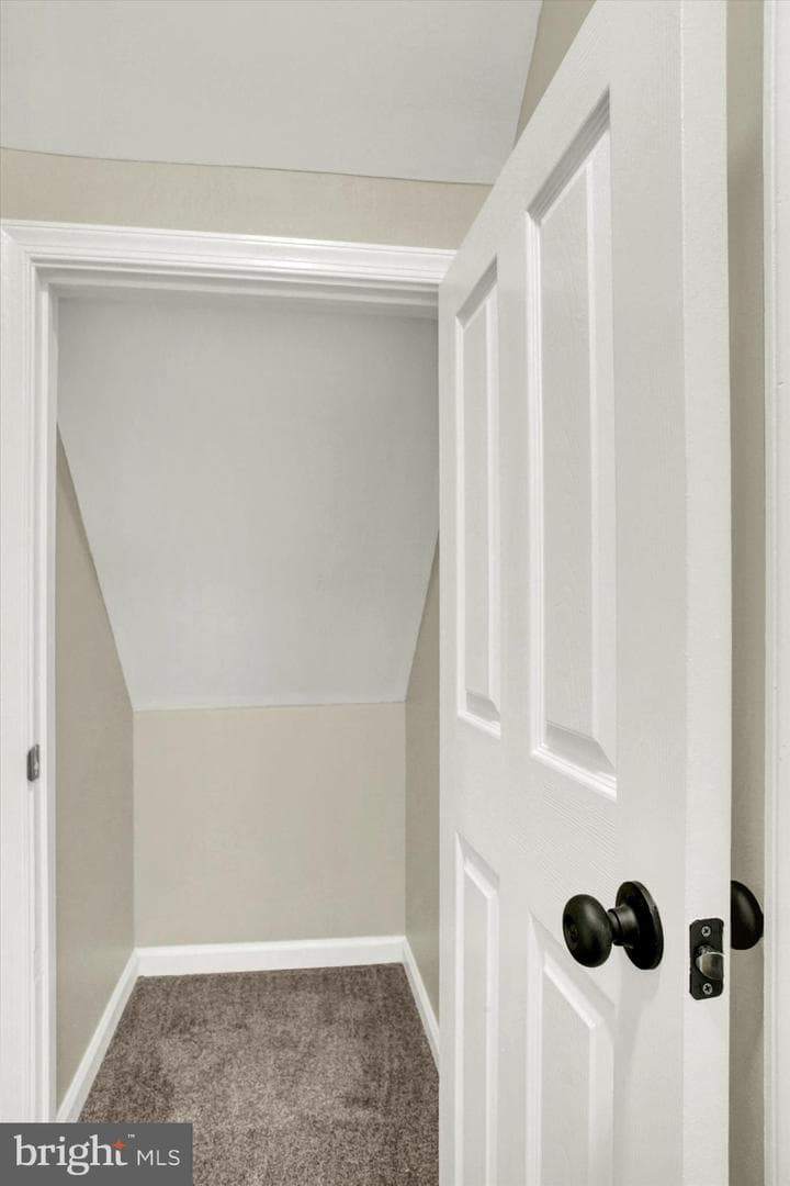 15 Pear Avenue photo 30
