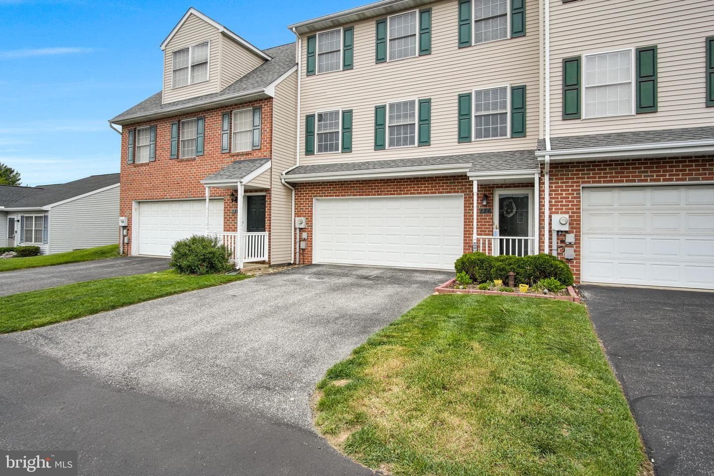 126 Country Ridge Drive photo 2