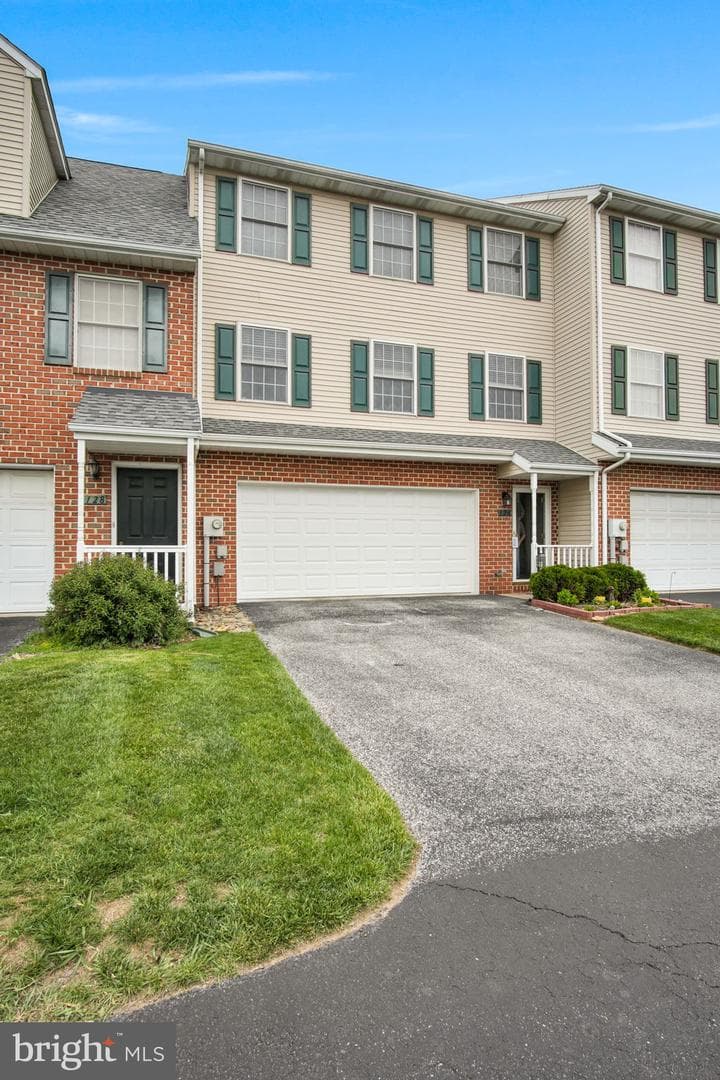 126 Country Ridge Drive photo 3