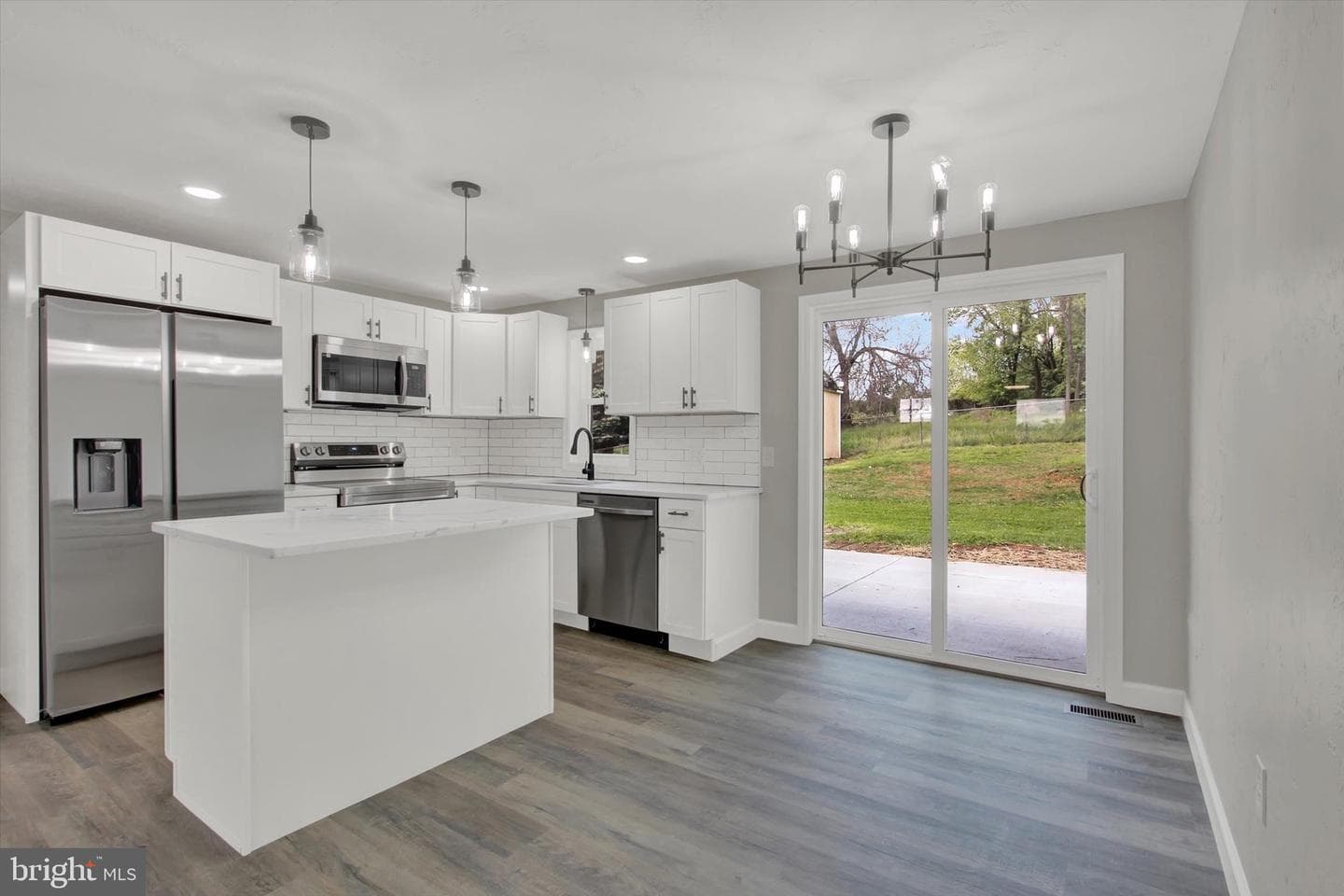 230 Canary Circle photo 8
