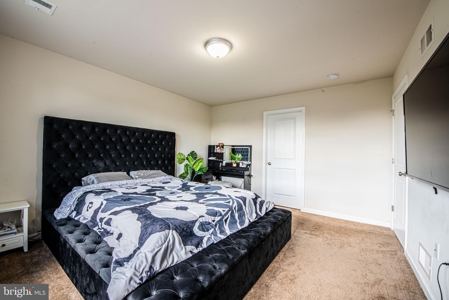1090 Alder Court photo 30