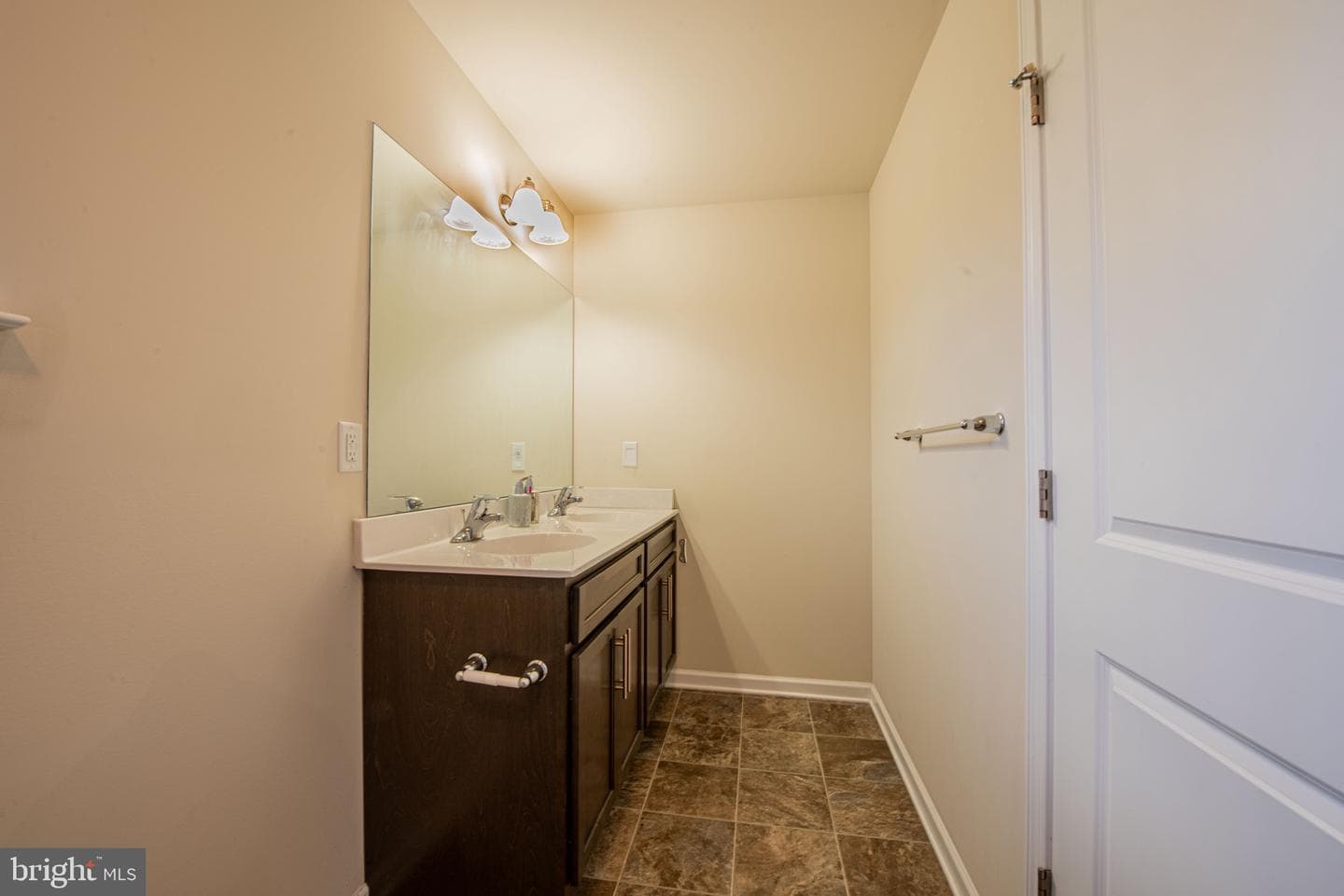 1090 Alder Court photo 33