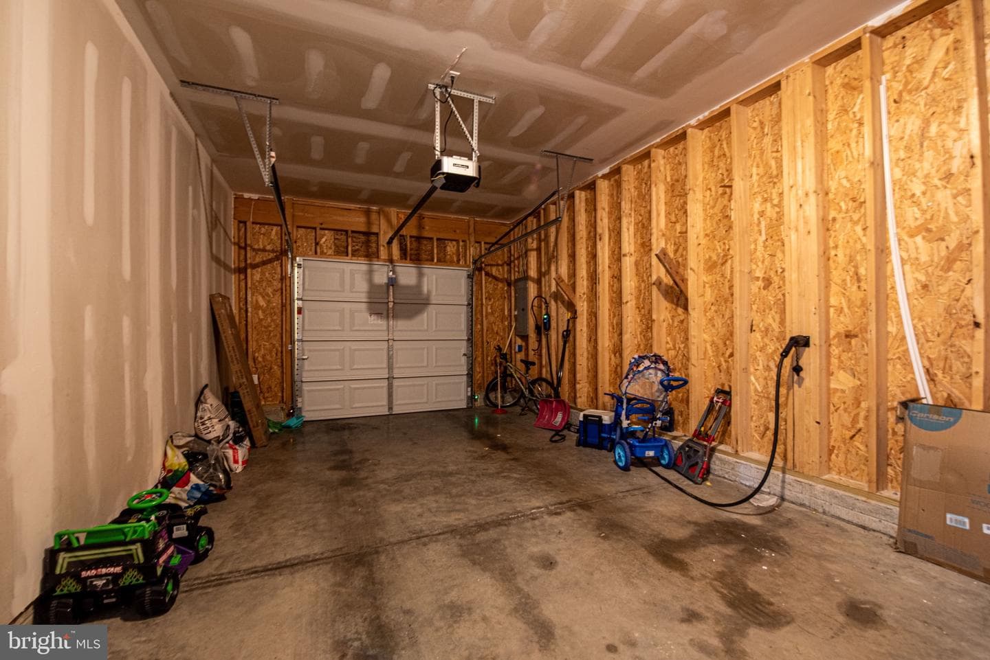 1090 Alder Court photo 37