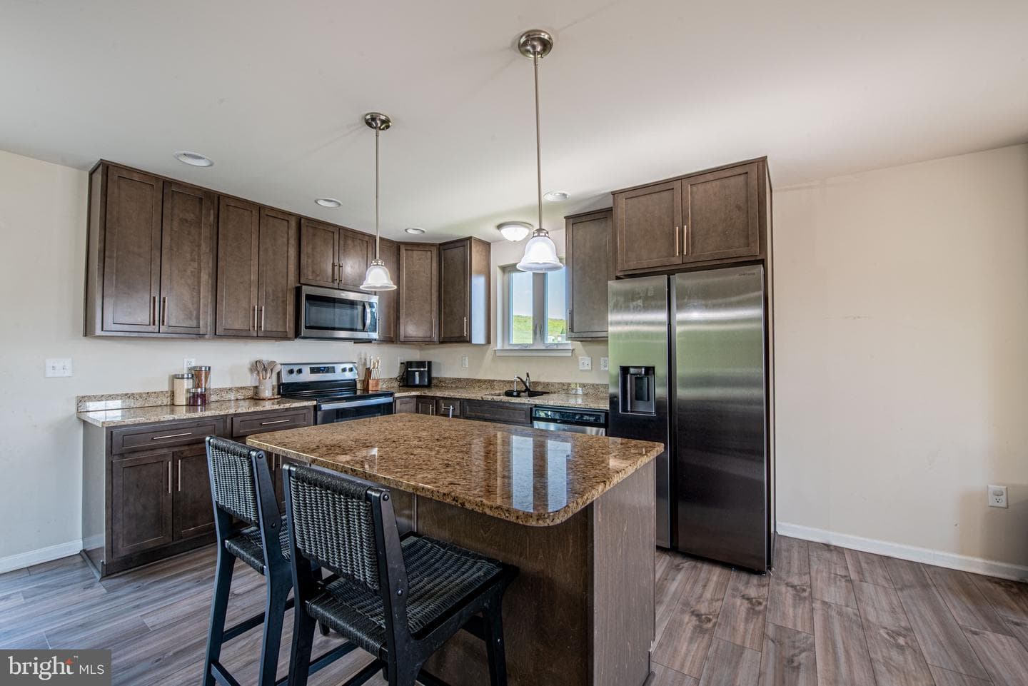 1090 Alder Court photo 8