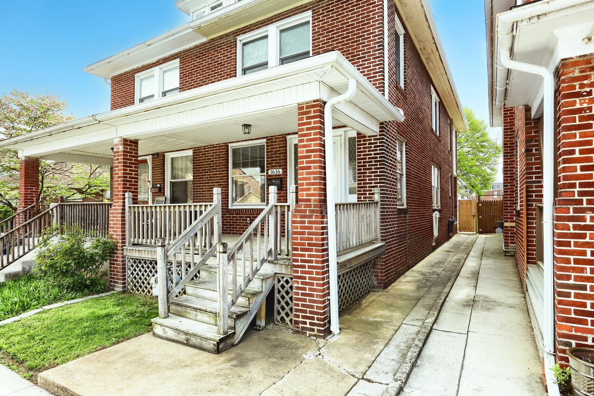 1616 W Philadelphia Street photo 2
