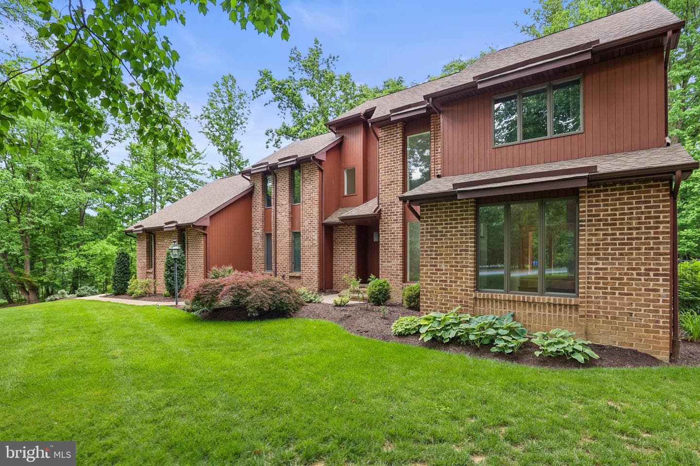 1990 Shulton Drive photo 2