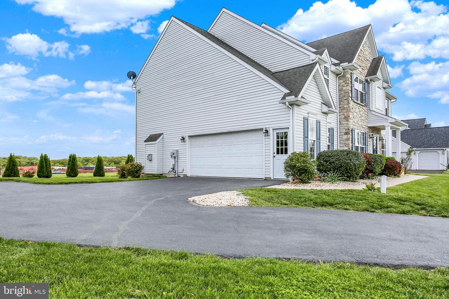 552 Soapstone Lane photo 4