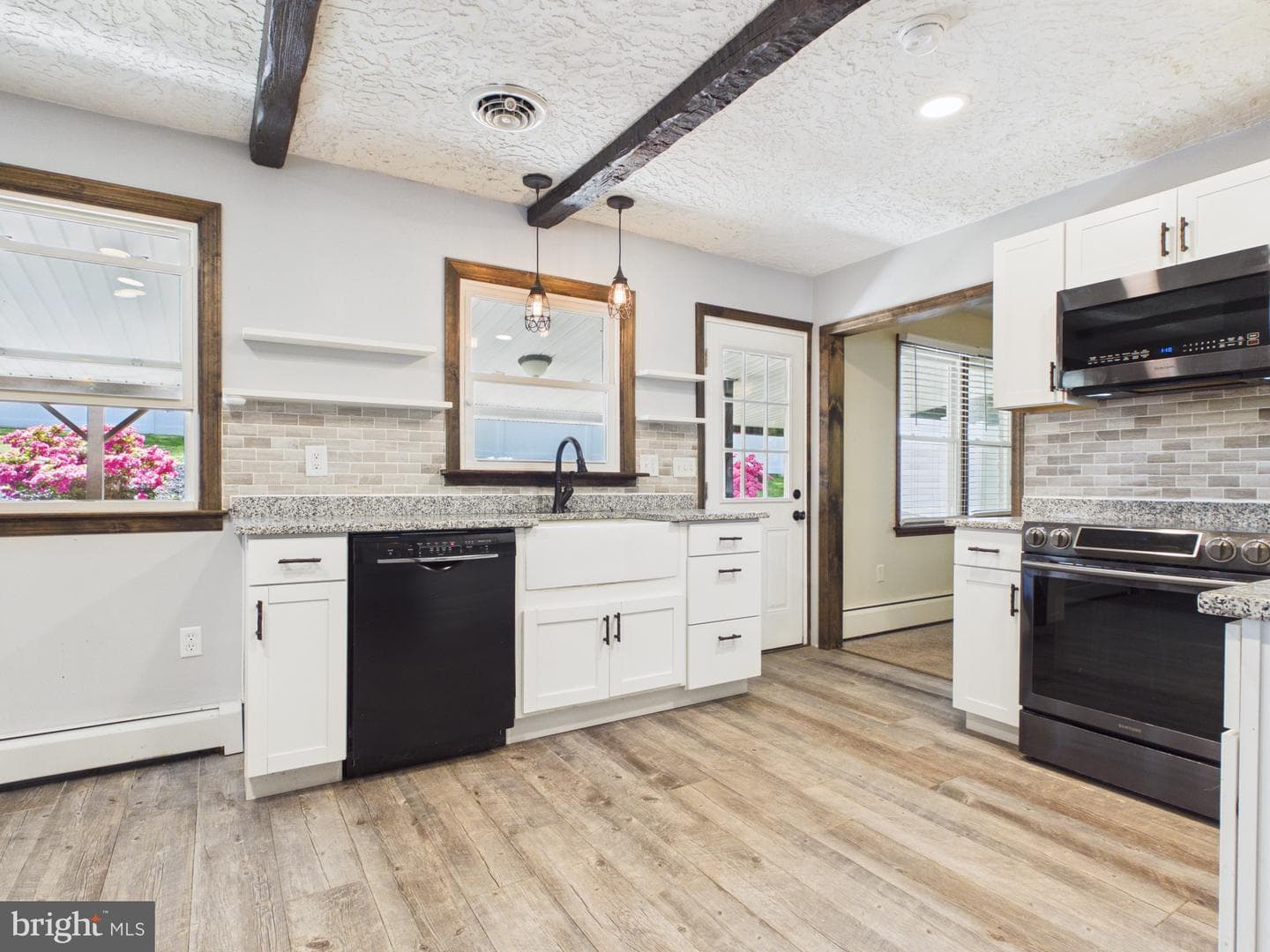 6105 Eyster Avenue photo 9
