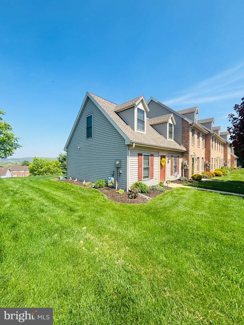 179 Crown Pointe Drive photo 1
