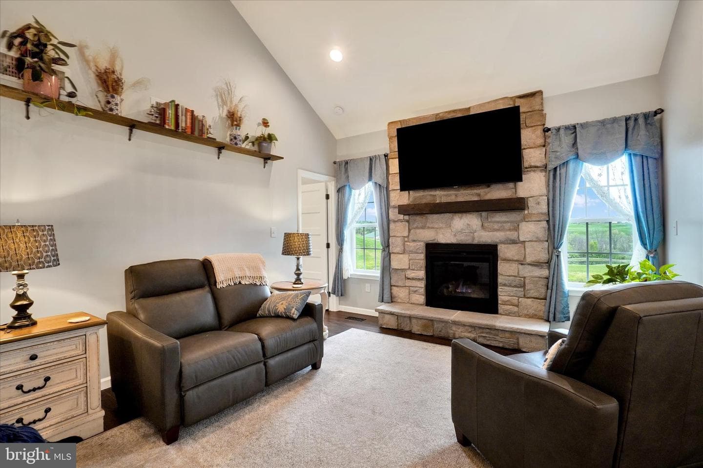 2703 Alperton Drive photo 3