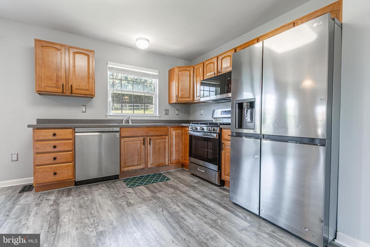 271 Courtney Court photo 14
