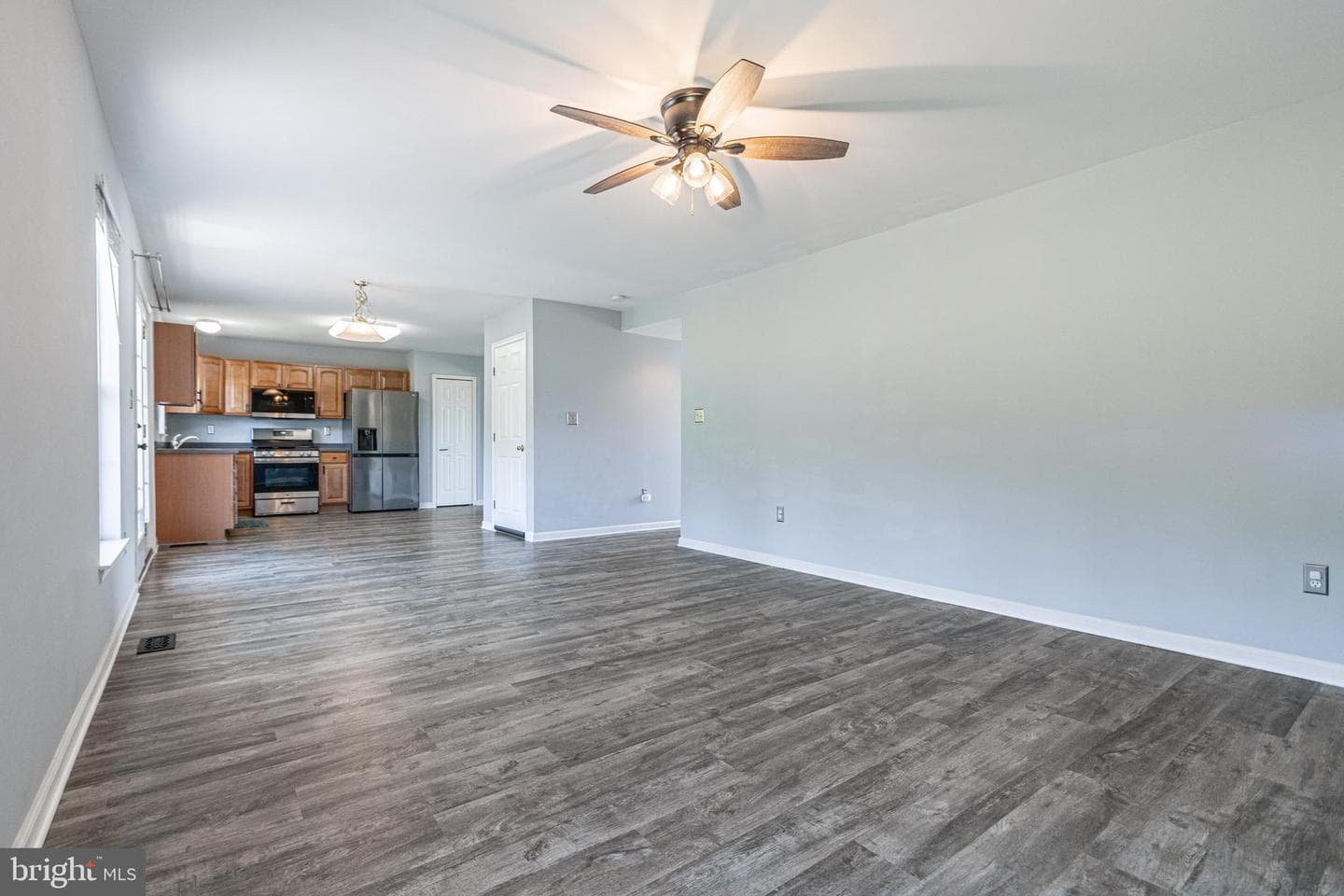 271 Courtney Court photo 20