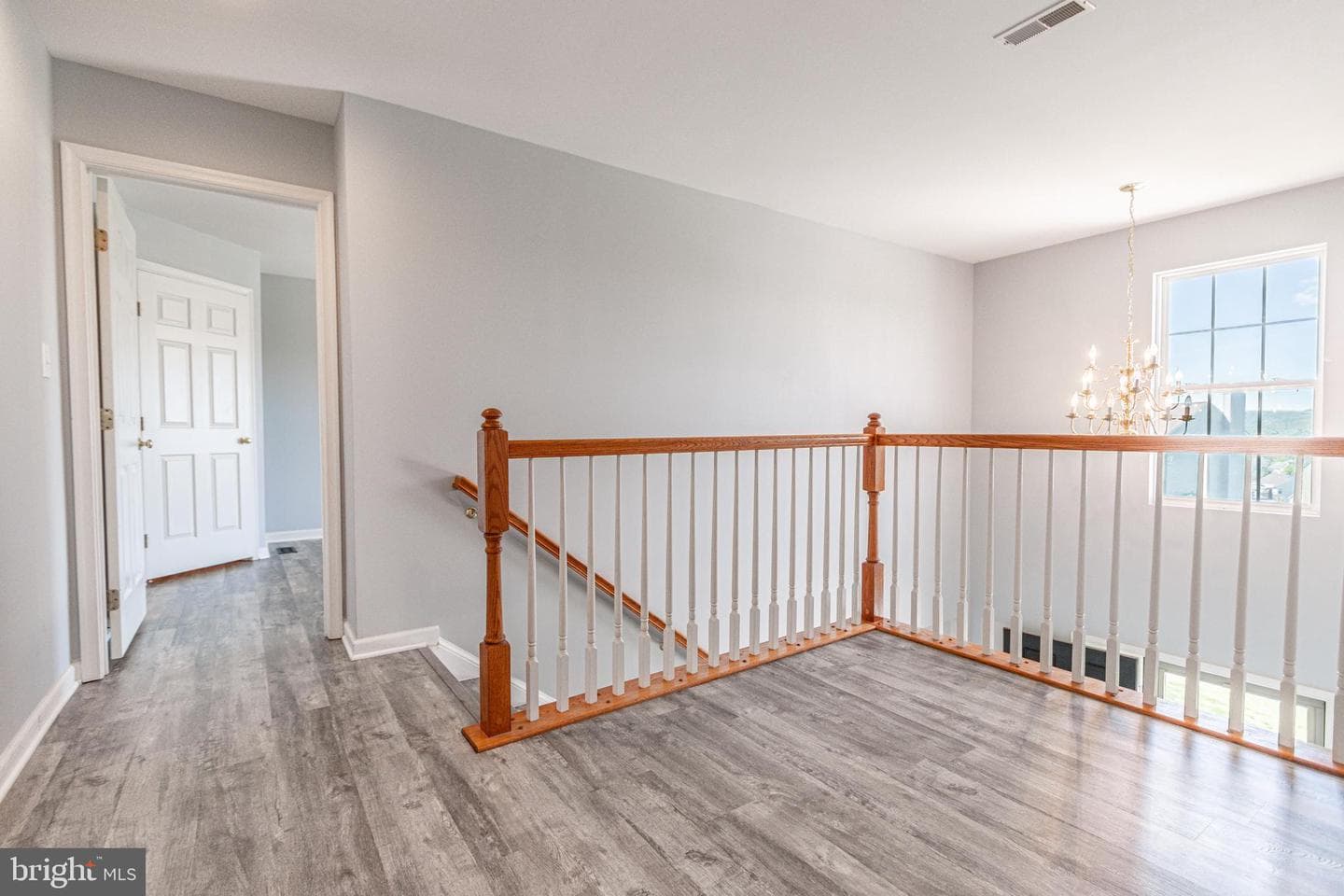 271 Courtney Court photo 25
