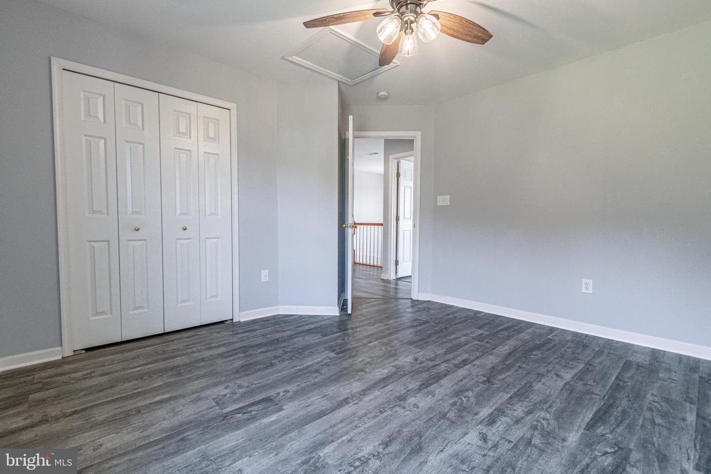 271 Courtney Court photo 32