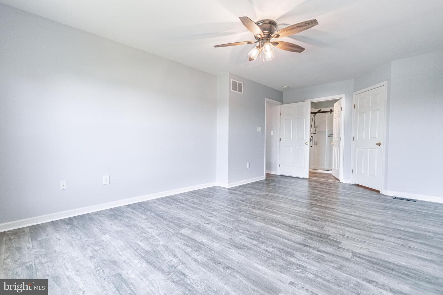271 Courtney Court photo 36