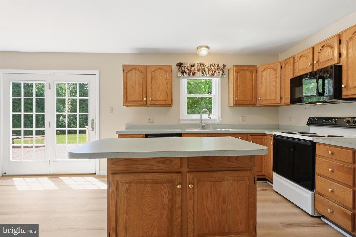 1240 Futurity Drive photo 12