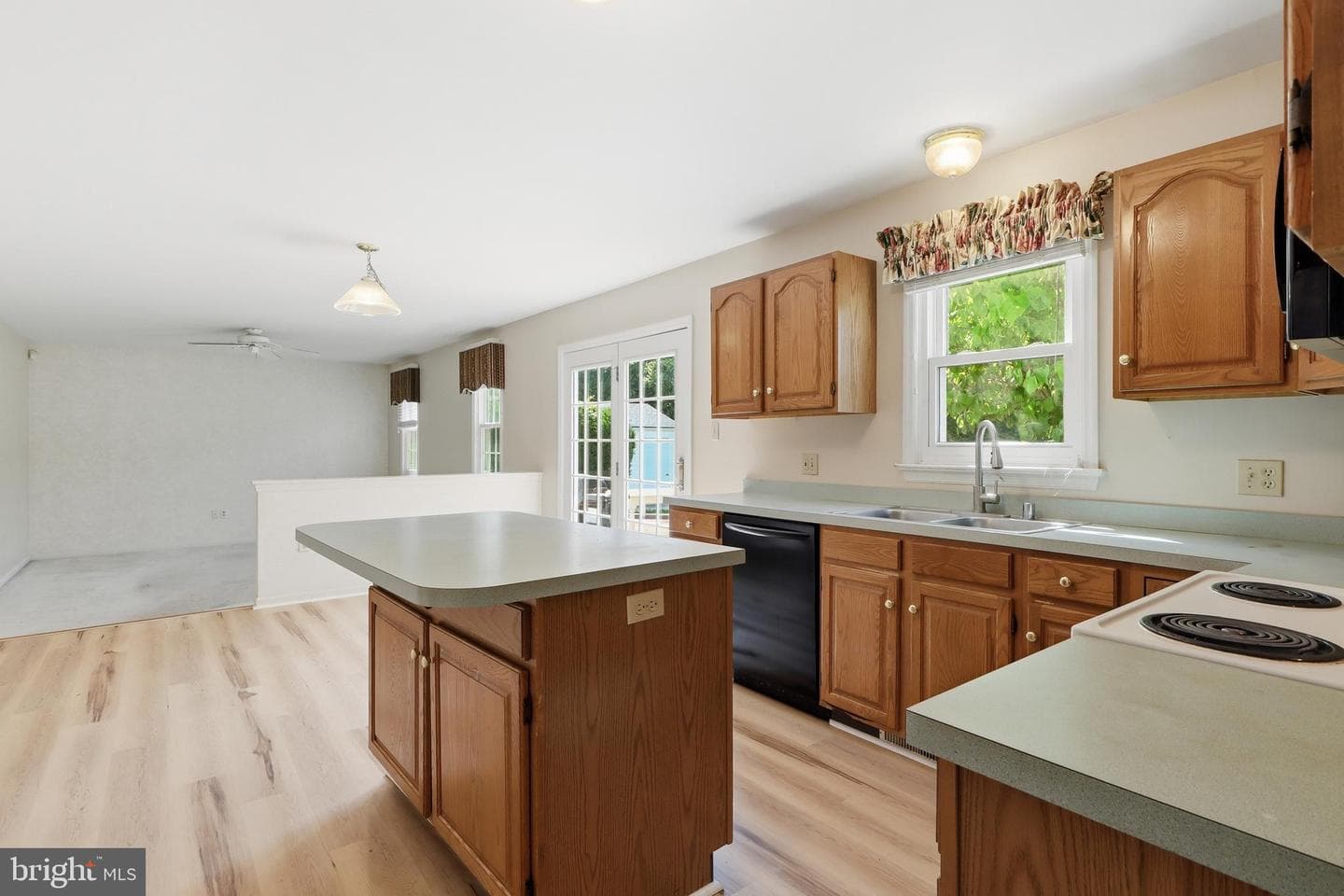 1240 Futurity Drive photo 15