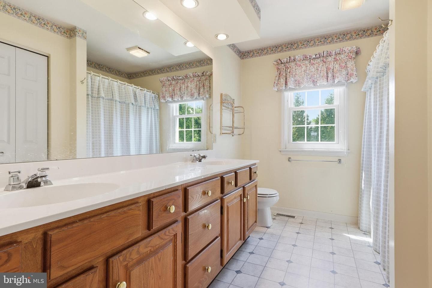 1240 Futurity Drive photo 33