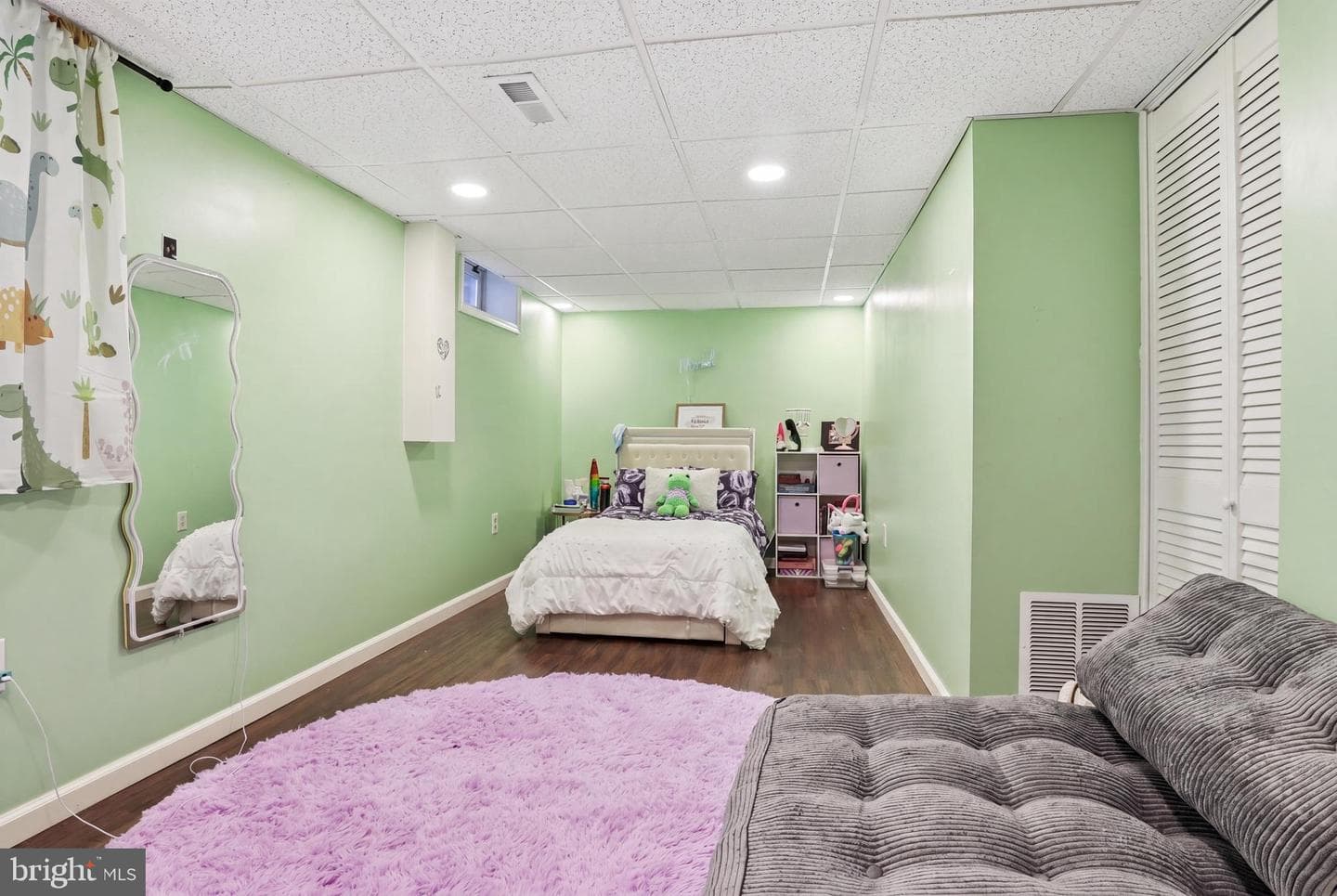 615 E Broadway photo 26